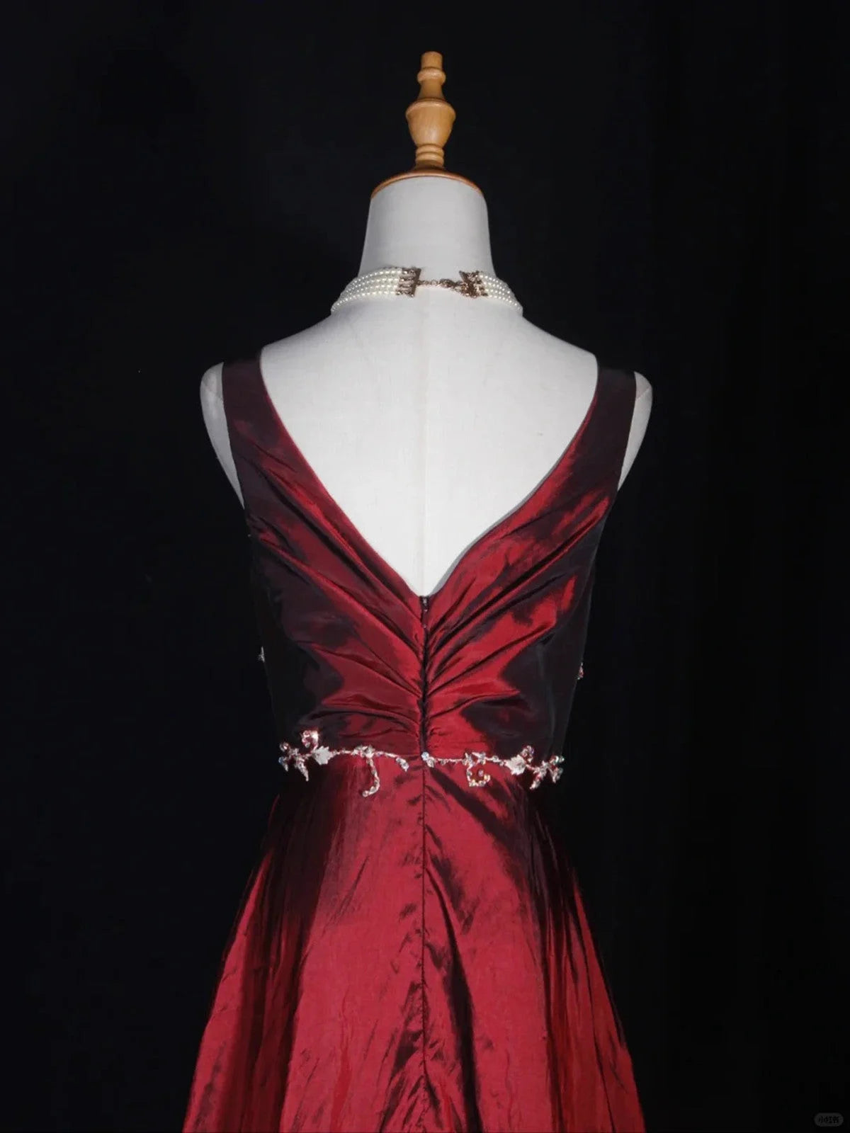 Beaira Pretty Wine Red Taffeta V-neckline Long Prom Dress Wine Red Vintage Party Dress
