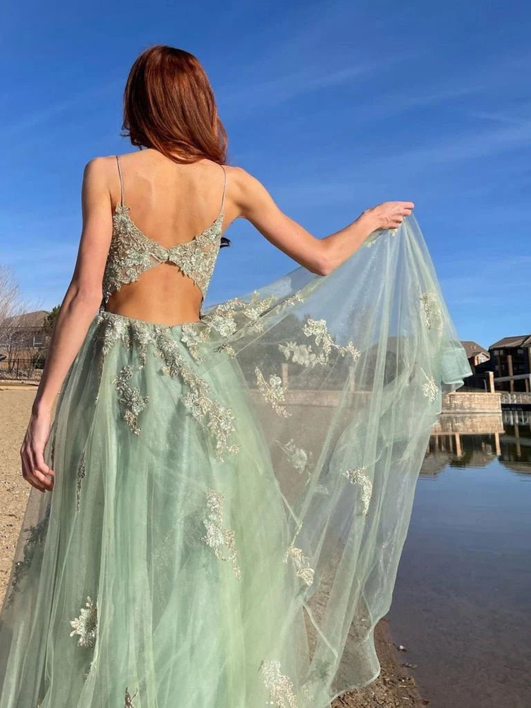 V-Neck Floor-Length Tulle Sleeveless Applique Prom Dresses