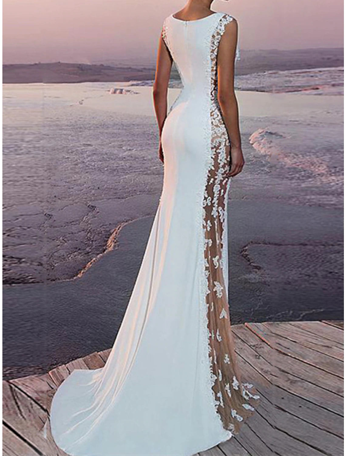 Beach Wedding Dresses Sheath / Column Scoop Neck Sleeveless Court Train Lace Bridal Gowns Party With Appliques