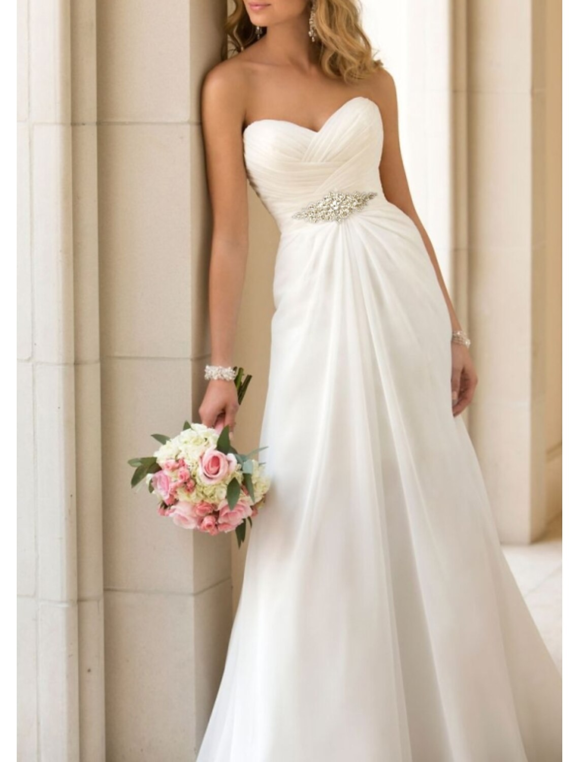 Hall Casual Wedding Dresses A-Line Sweetheart Strapless Sweep / Brush Train Chiffon Bridal Gowns With Crystals