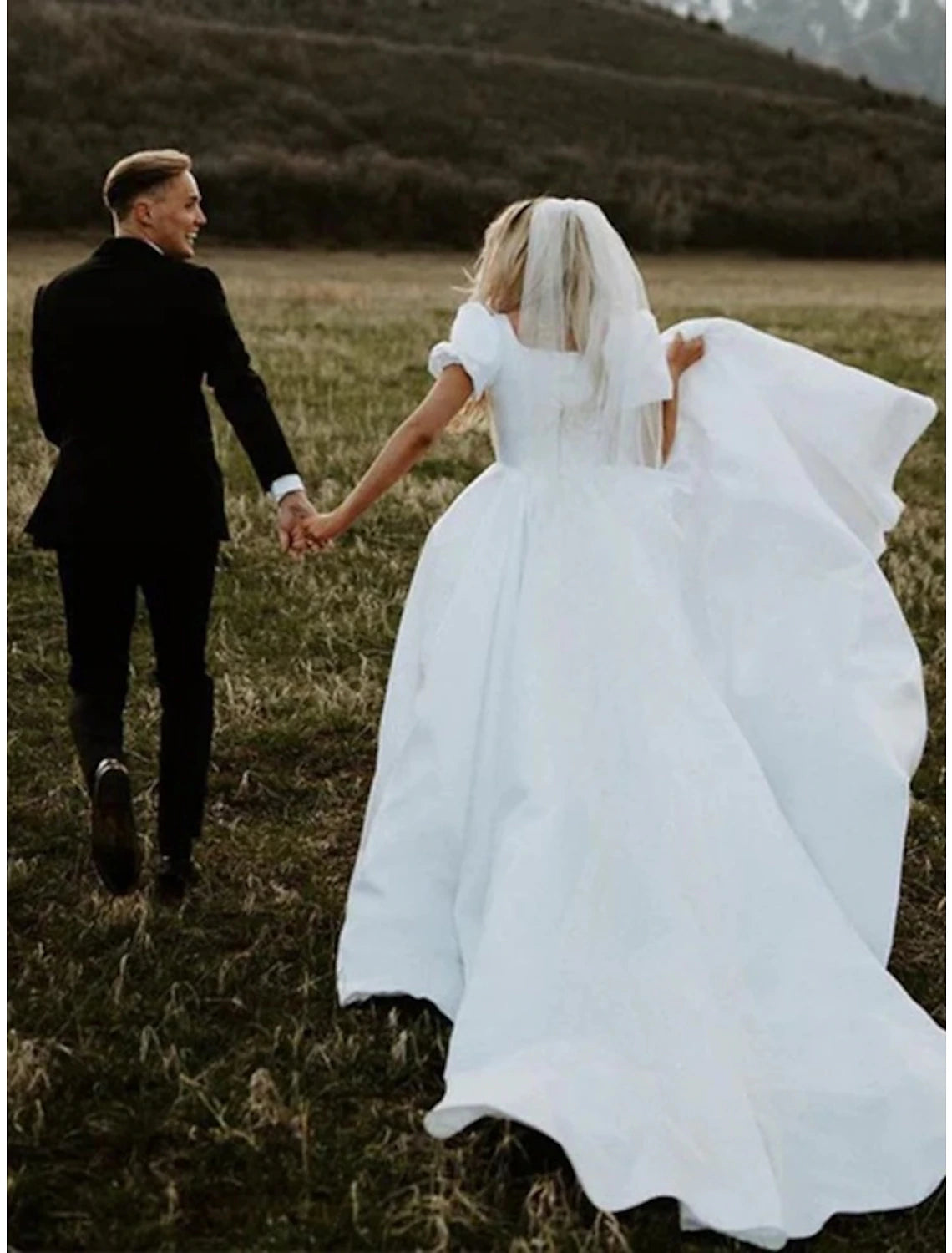 Formal Fall Wedding Dresses Ball Gown Square Neck Short Sleeve Chapel Train Satin Bridal Gowns With Solid Color
