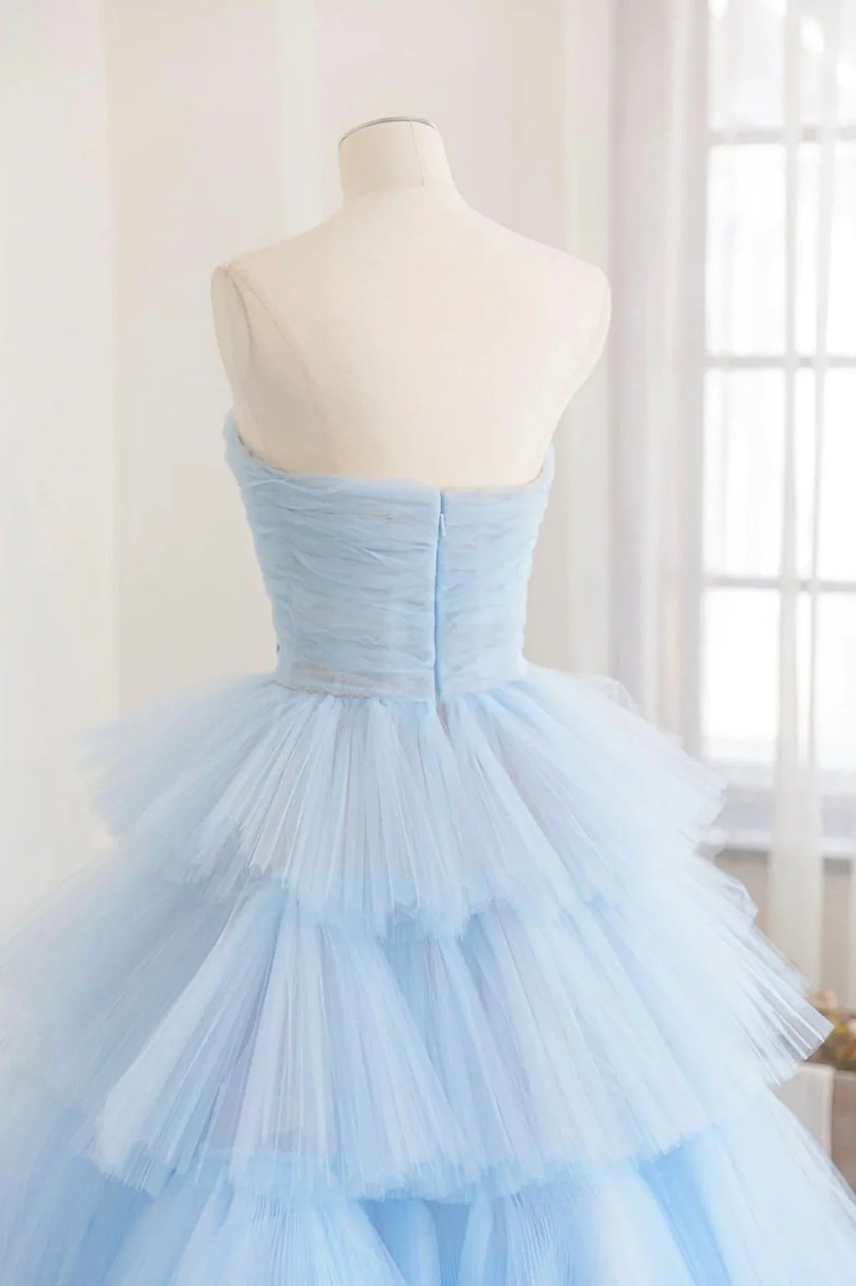 Beaira Beautiful Blue Layers Tulle Long Prom Dresses A-Line Strapless Evening Dresses