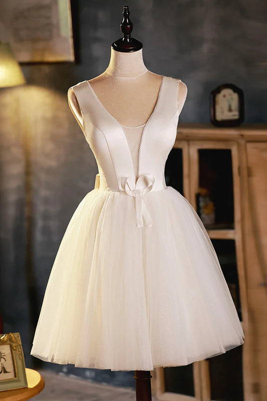 Champagne V-Neck Tulle Short Prom Dress Champagne Homecoming Dress