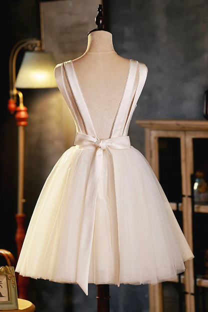 Champagne V-Neck Tulle Short Prom Dress Champagne Homecoming Dress