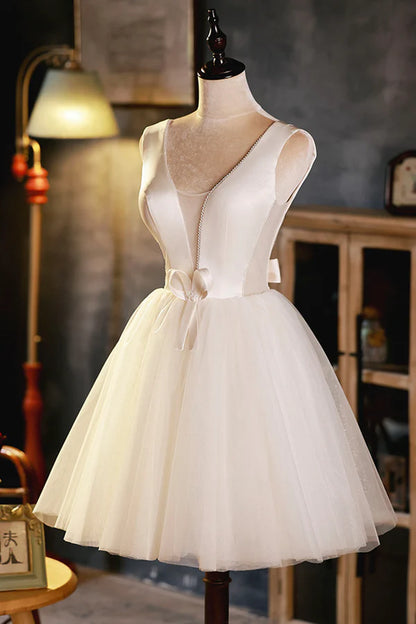 Champagne V-Neck Tulle Short Prom Dress Champagne Homecoming Dress