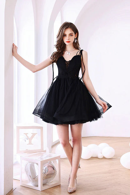 Black Tulle Short Prom Dress Black V-Neck Homecoming Party Dress