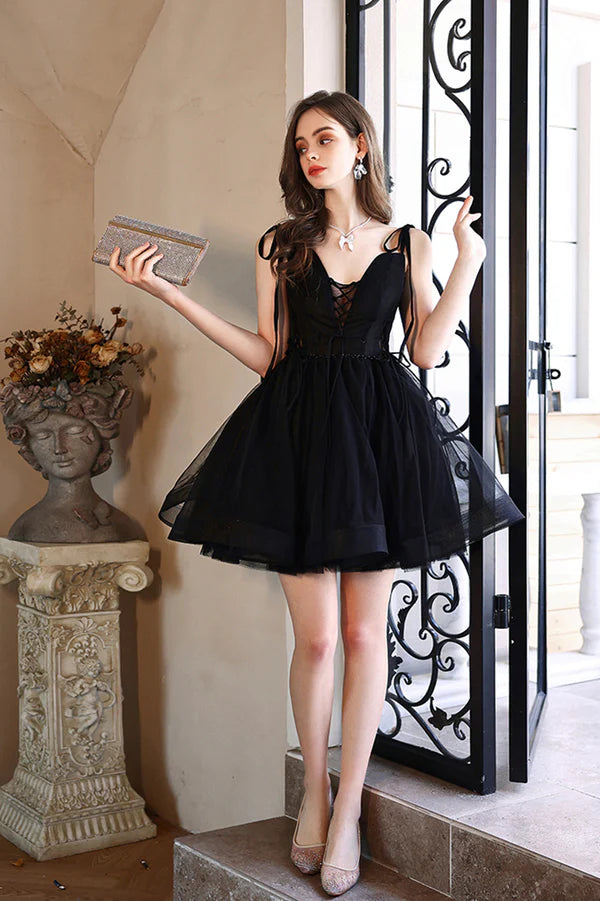 Black Tulle Short Prom Dress Black V-Neck Homecoming Party Dress