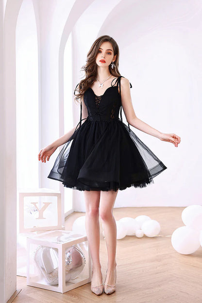 Black Tulle Short Prom Dress Black V-Neck Homecoming Party Dress