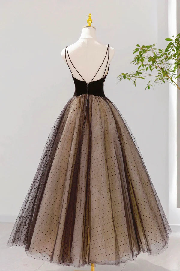 Black V-neck Tulle Short Prom Dress A-Line Black Tea Length Party Dress