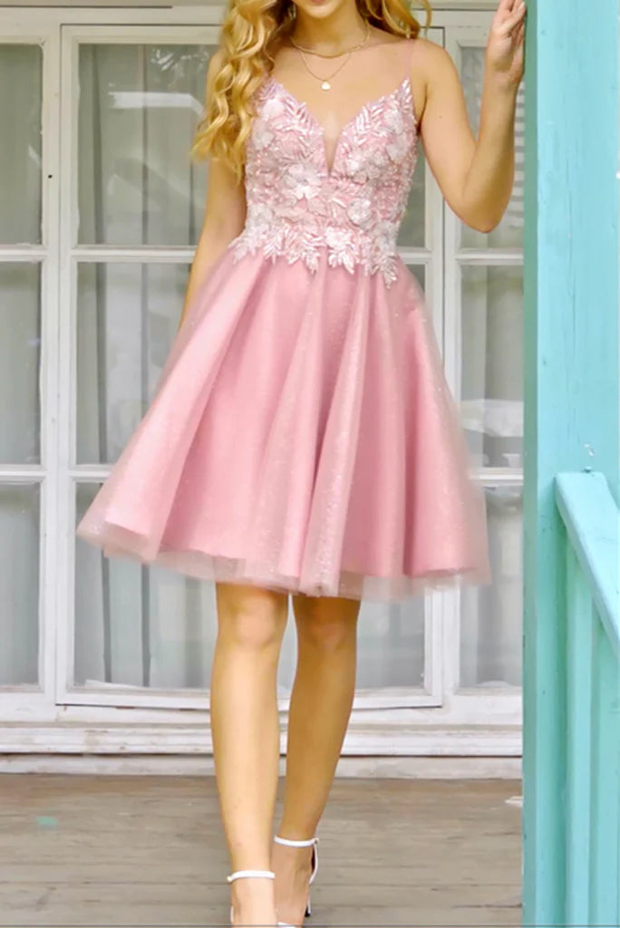 A Line Spaghetti Straps V Neck Sleeveless Applique Tulle Homecoming Dress