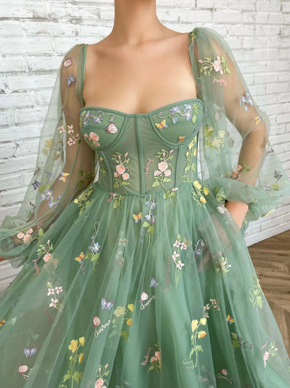 A Line Stunning Sweetheart Neck Appliques Long Sleeve Homecoming Dress