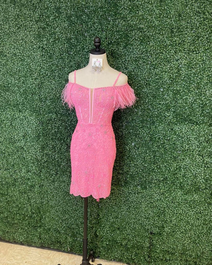 Charming Sheath Spaghetti Straps Pink Short Beaded Feather Homecoming Dresses