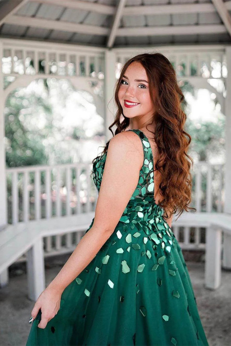 Elegant A Line Green V Neck Tulle And Sequin Prom Dresses Long