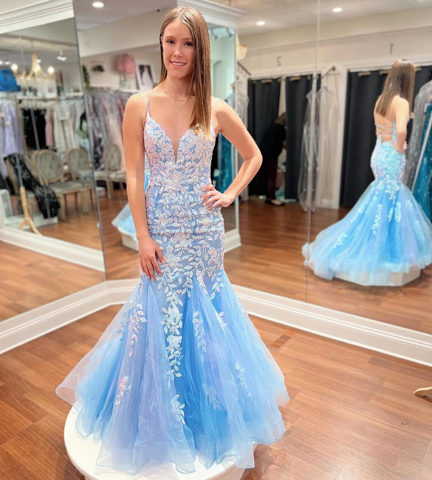 Elegant Blue Spaghetti Straps Tulle Mermaid Prom Dress With Appliques