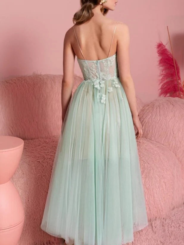 A-Line/Princess Strapless Sleeveless Tea-Length Cocktail Dress With Applique