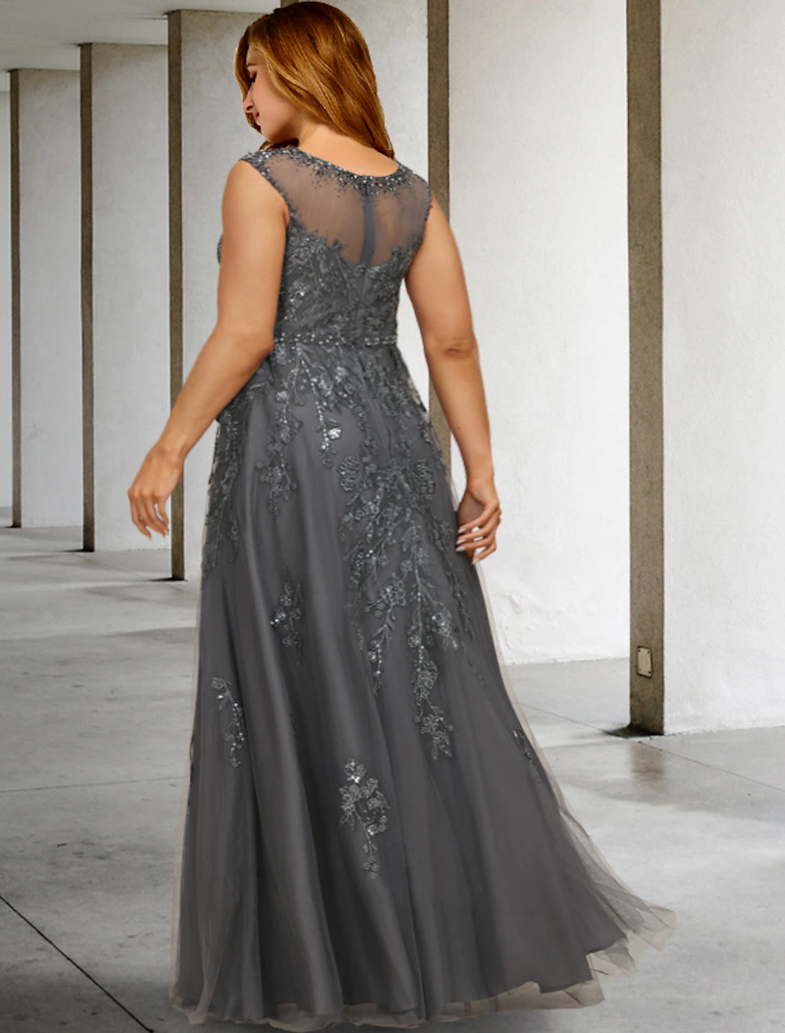 A-Line Mother of the Bride Dresses Plus Size Hide Belly Curve Elegant Dress Formal Floor Length Sleeveless Jewel Neck Lace with Beading Sequin Appliques