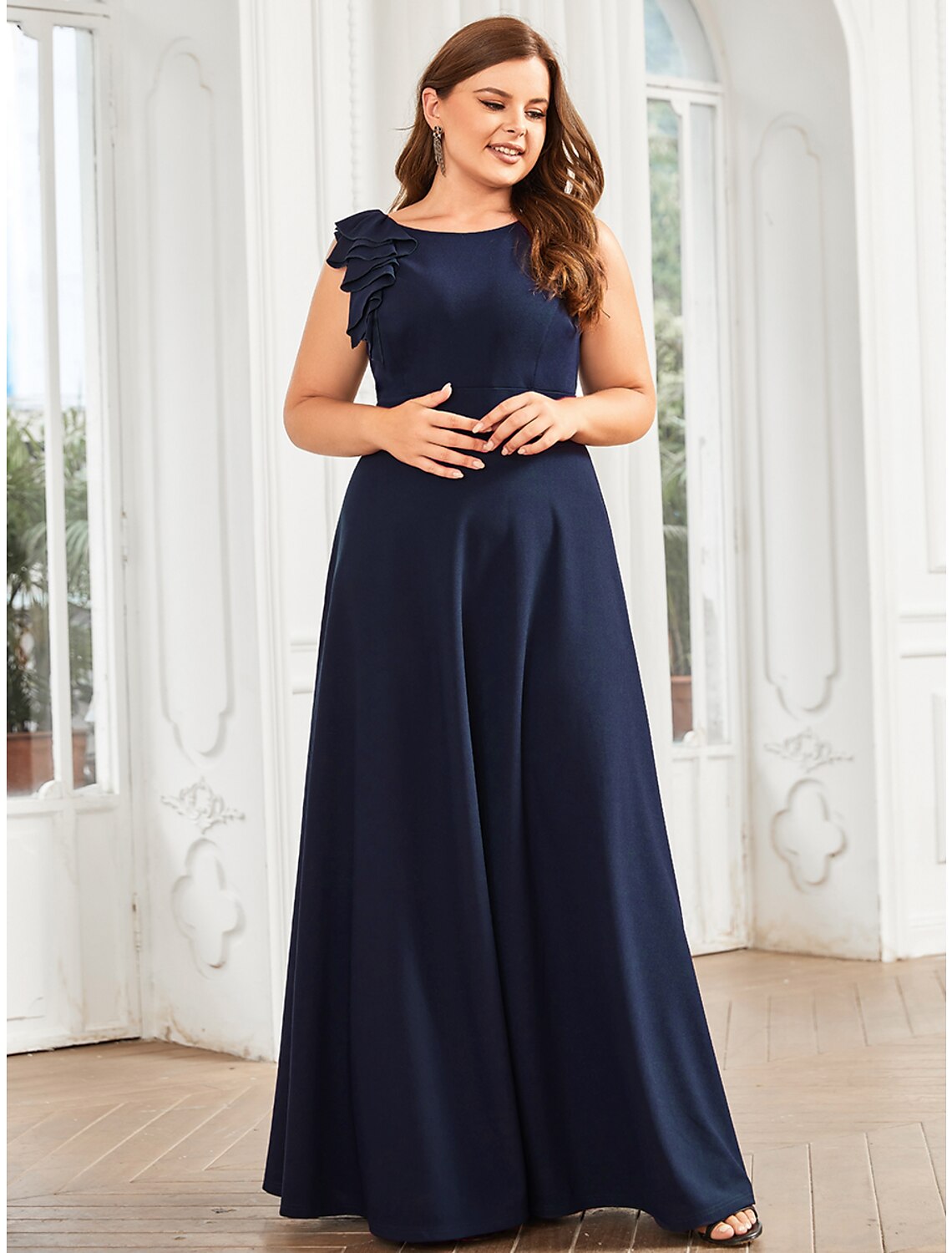 A-Line Evening Gown Plus Size Dress Formal Wedding Guest Floor Length Sleeveless Jewel Neck Bridesmaid Dress Polyester with Draping Appliques