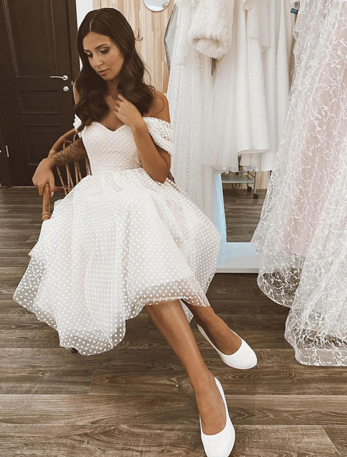 Reception Little White Dresses Wedding Dresses A-Line Off Shoulder Cap Sleeve Knee Length Tulle Bridal Gowns