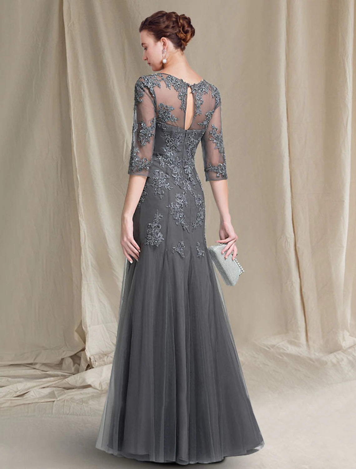 A-Line Mother of the Bride Dress Luxurious Elegant Jewel Neck Floor Length Lace Tulle 3/4 Length Sleeve with Appliques