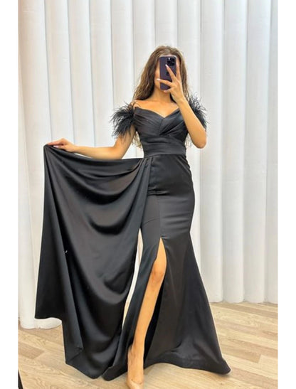 A-Line Evening Gown High Split Dress Formal Fall Sweep / Brush Train Short Sleeve Off Shoulder Satin with Feather Ruched Slit