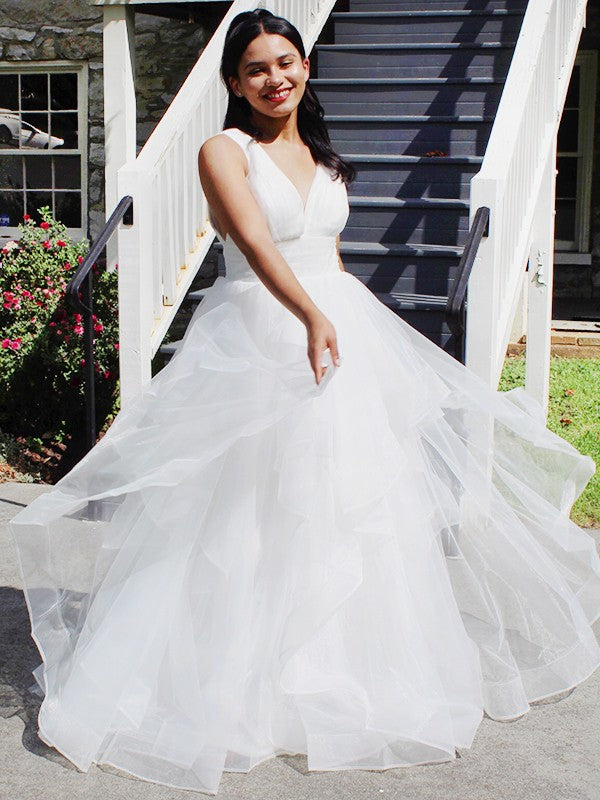 Ball Gown Organza Ruffles V-neck Sleeveless Floor-Length Wedding Dresses