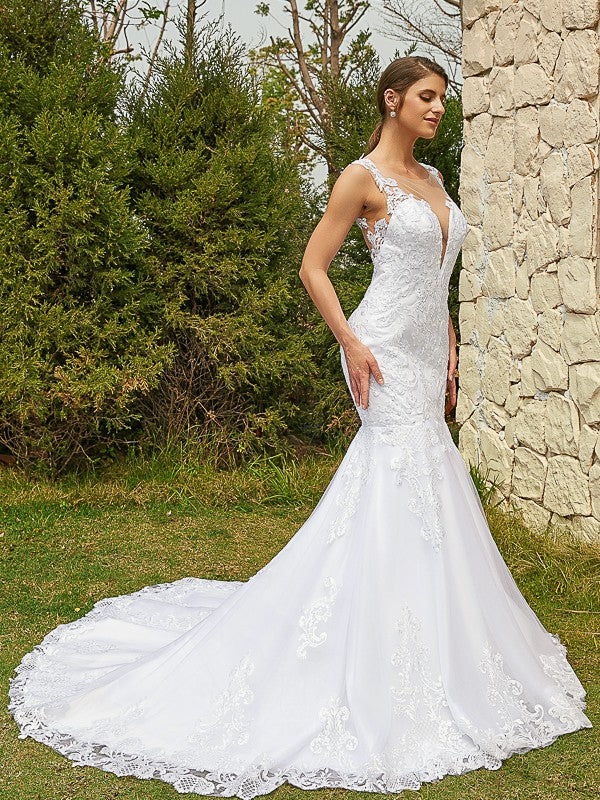 Trumpet/Mermaid Tulle Lace Scoop Sleeveless Court Train Wedding Dresses