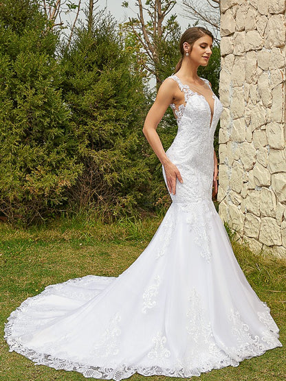 Trumpet/Mermaid Tulle Lace Scoop Sleeveless Court Train Wedding Dresses