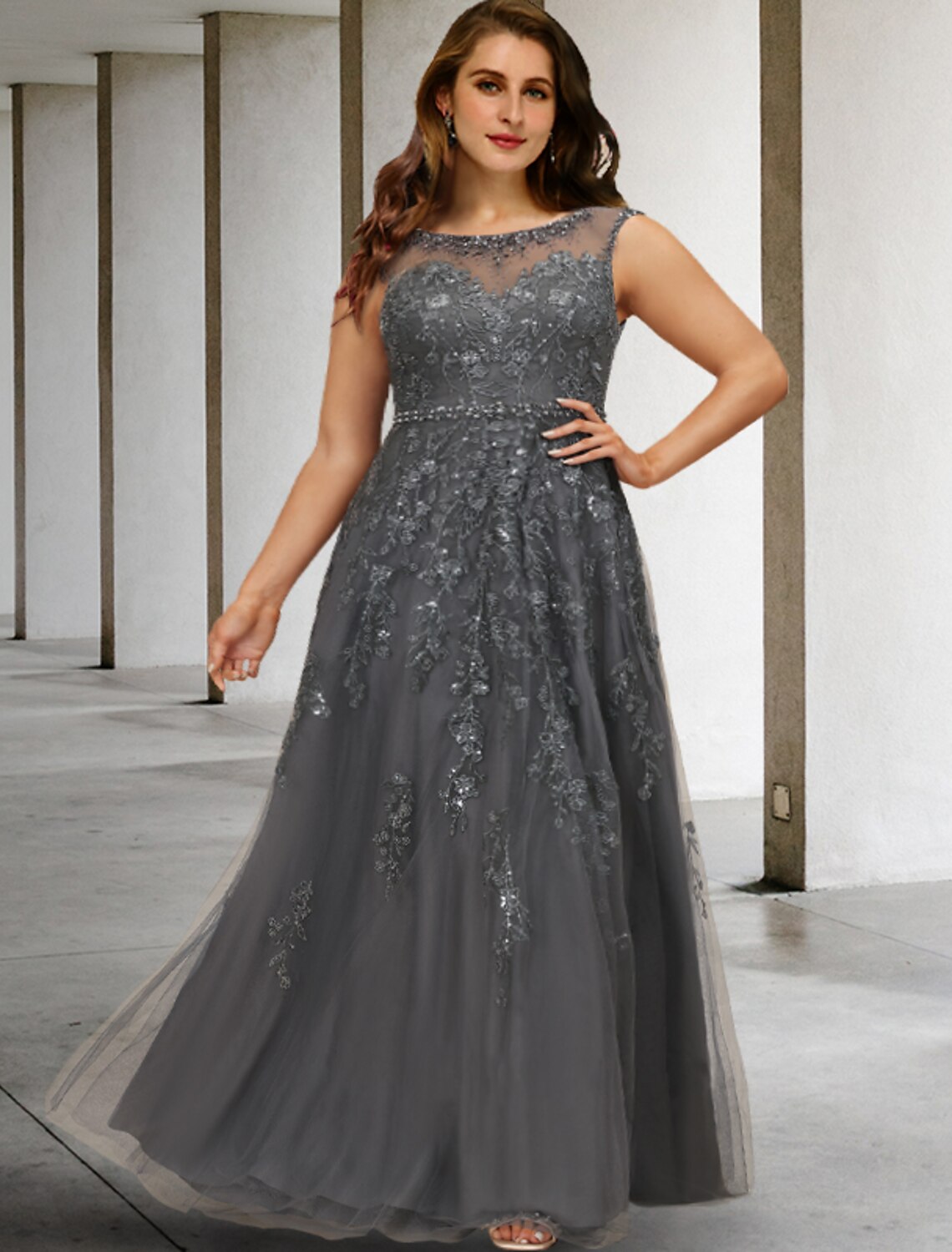 A-Line Mother of the Bride Dresses Plus Size Hide Belly Curve Elegant Dress Formal Floor Length Sleeveless Jewel Neck Lace with Beading Sequin Appliques