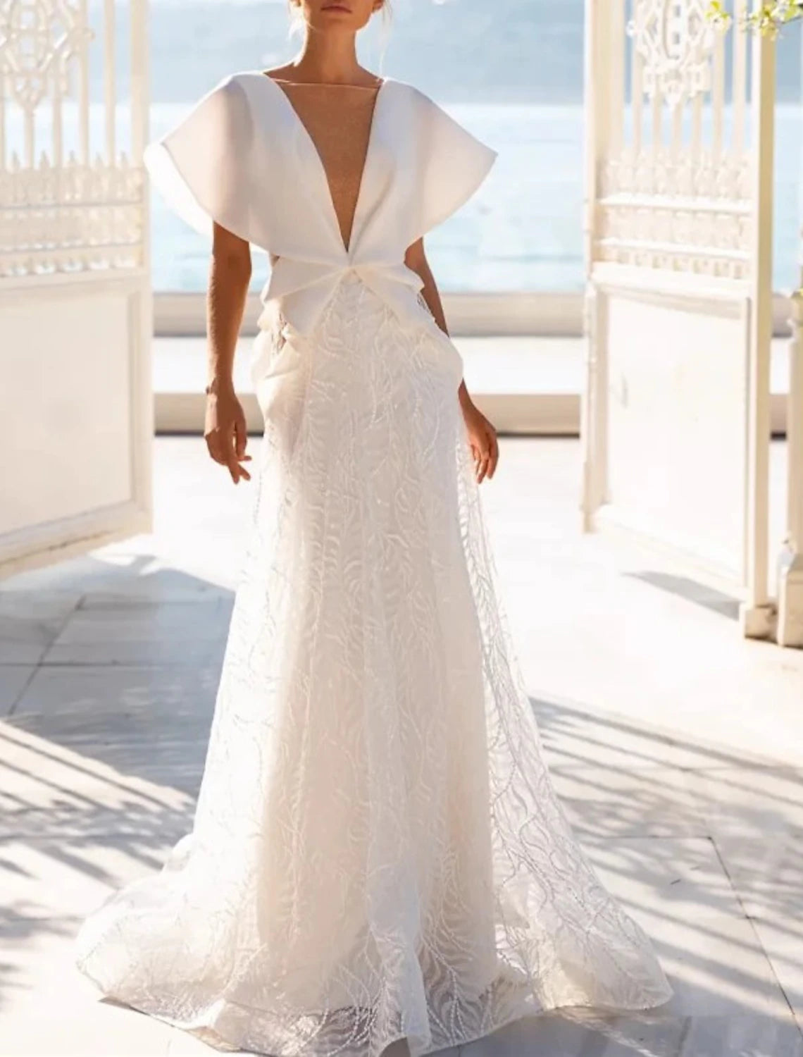 Beach Formal Wedding Dresses A-Line V Neck Cap Sleeve Sweep / Brush Train Lace Bridal Gowns With Appliques Solid Color