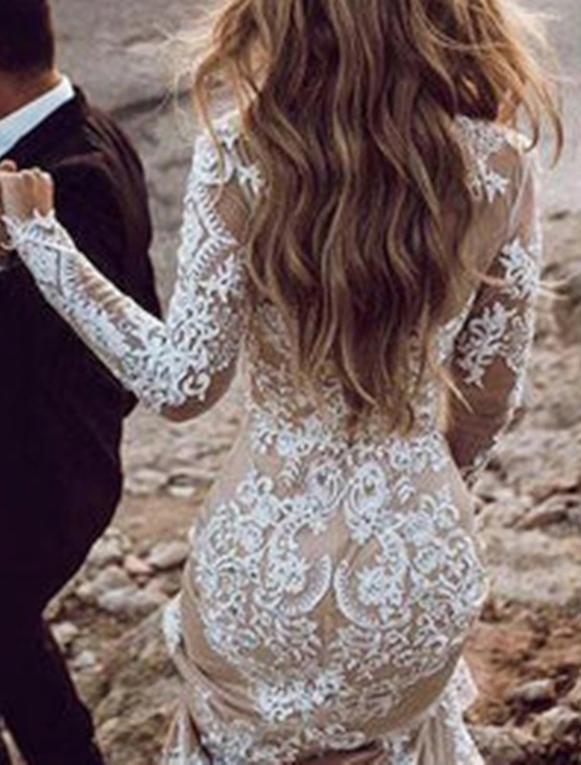 Beach Wedding Dresses in Color Boho Wedding Dresses Mermaid / Trumpet Scoop Neck Long Sleeve Court Train Lace Outdoor Bridal Gowns With Appliques