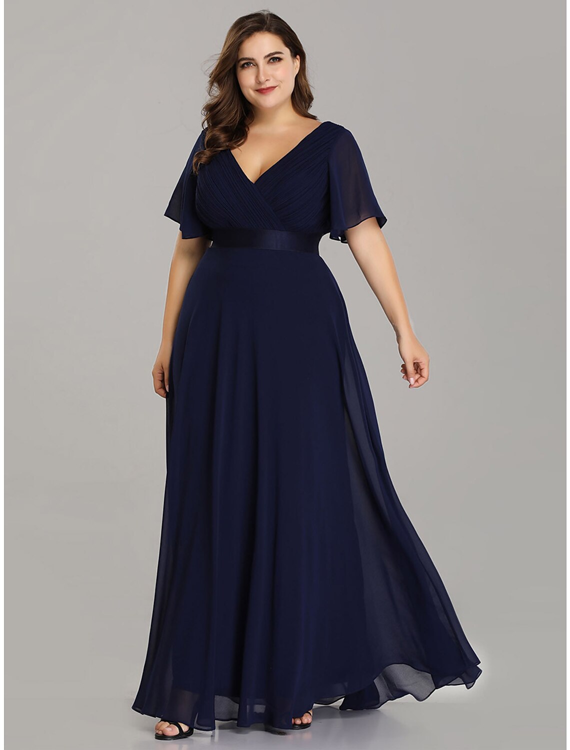 A-Line Mother of the Bride Dress Plus Size Elegant V Neck Floor Length Chiffon Short Sleeve with Sash / Ribbon Ruching