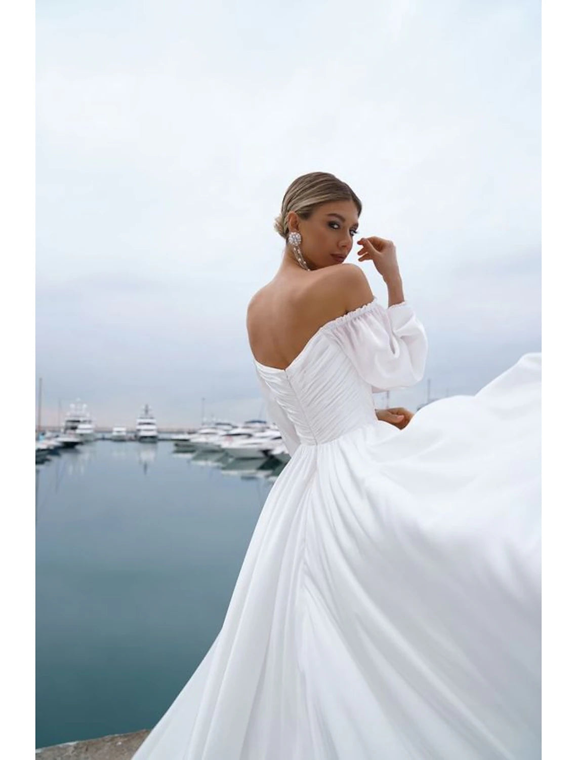 Beach Casual Wedding Dresses A-Line Off Shoulder Long Sleeve Sweep / Brush Train Chiffon Bridal Gowns With Ruched