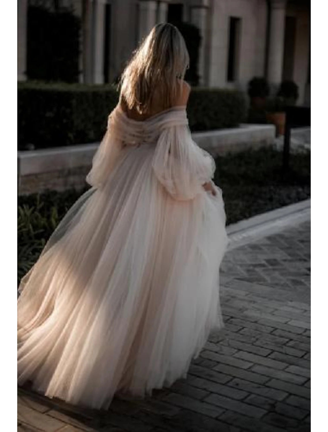 Beach Boho Wedding Dresses A-Line Off Shoulder Long Sleeve Court Train Lace Bridal Gowns With Pleats Appliques