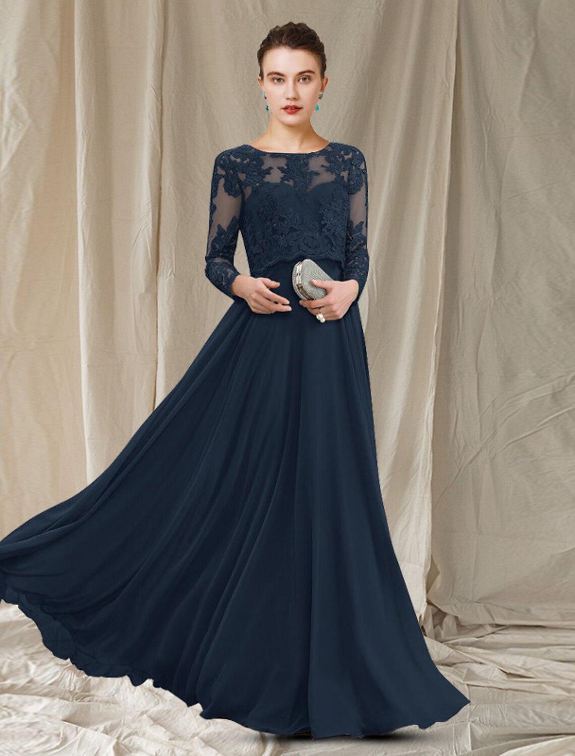 A-Line Mother of the Bride Dress Elegant Jewel Neck Floor Length Chiffon Lace Long Sleeve with Appliques