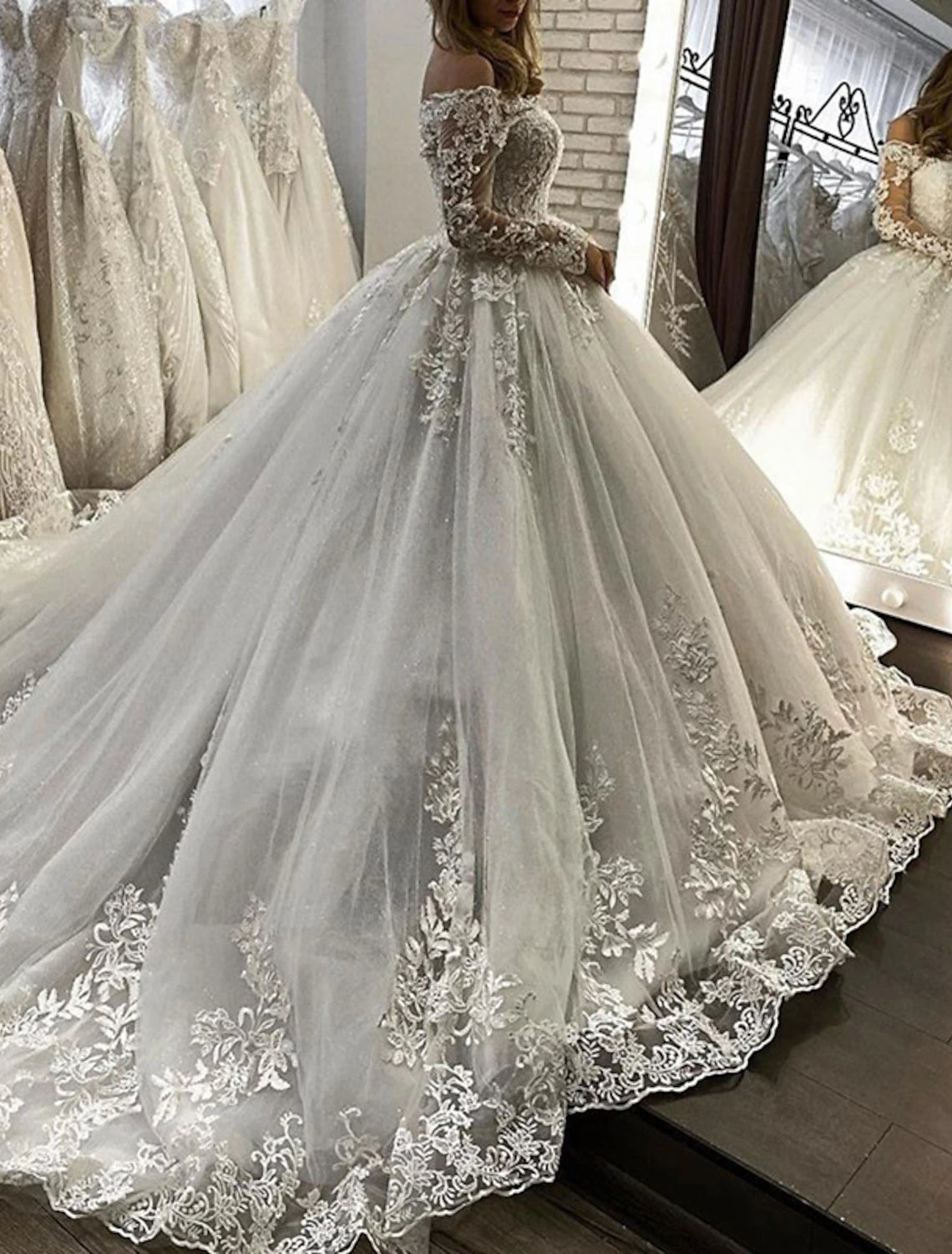 Engagement Fall Formal Wedding Dresses Ball Gown Off Shoulder Long Sleeve Chapel Train Lace Bridal Gowns With Appliques