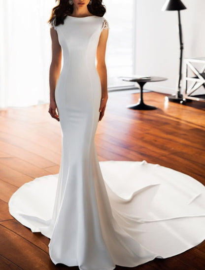 Hall Open Back Casual Wedding Dresses Sheath / Column Scoop Neck Cap Sleeve Chapel Train Stretch Fabric Bridal Gowns With Pearls