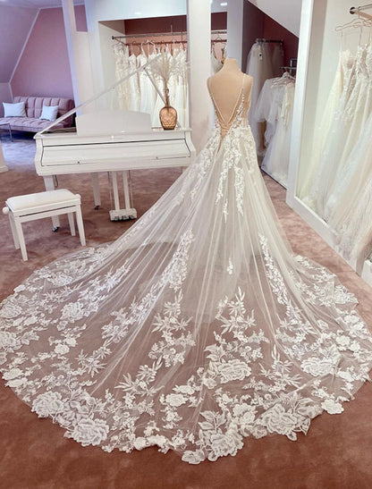 Engagement Open Back Formal Wedding Dresses A-Line Camisole V Neck Spaghetti Strap Chapel Train Lace Bridal Gowns With Appliques