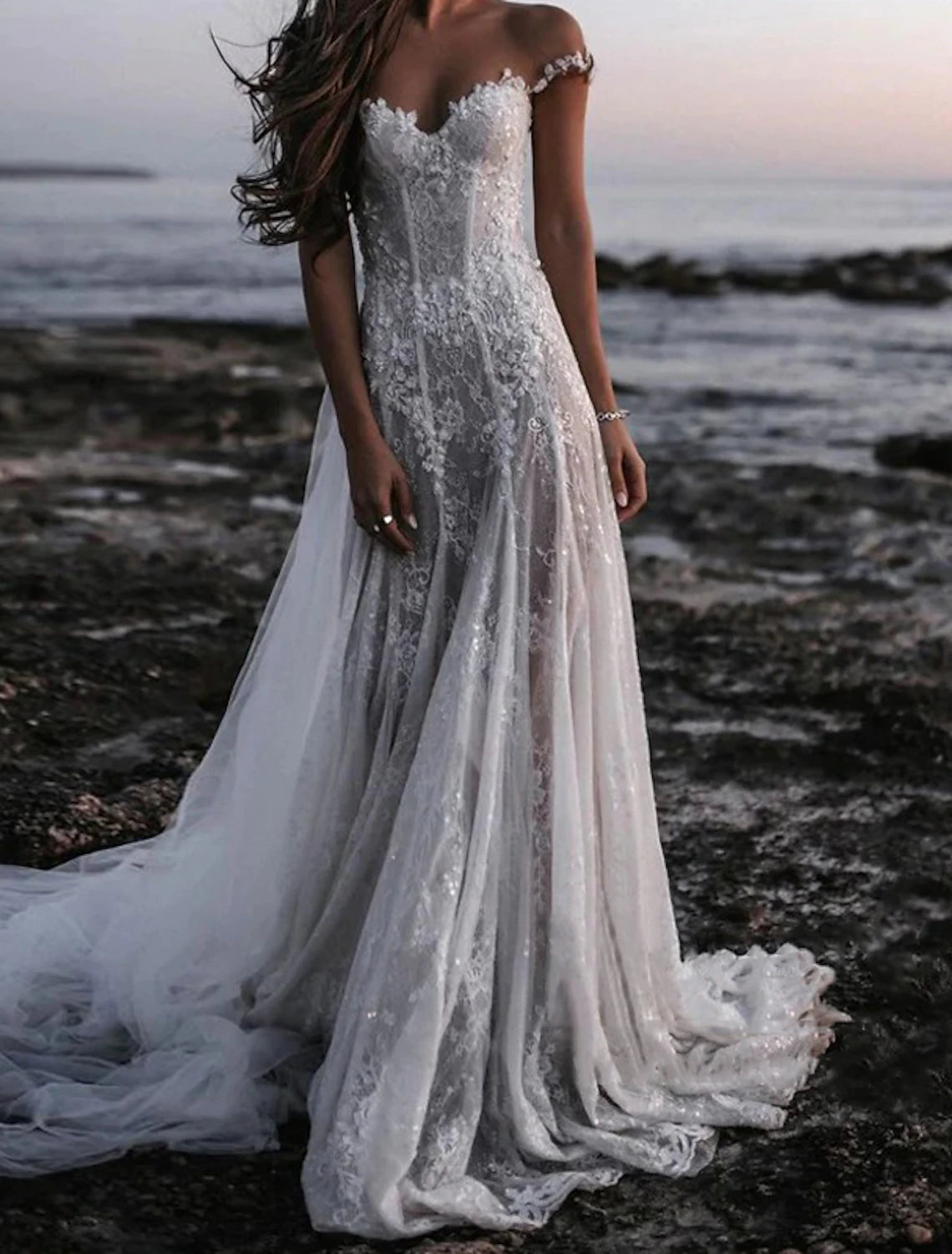 Beach Open Back Boho Wedding Dresses A-Line Off Shoulder Cap Sleeve Court Train Lace Bridal Gowns With Appliques Solid Color Summer Fall Wedding Party