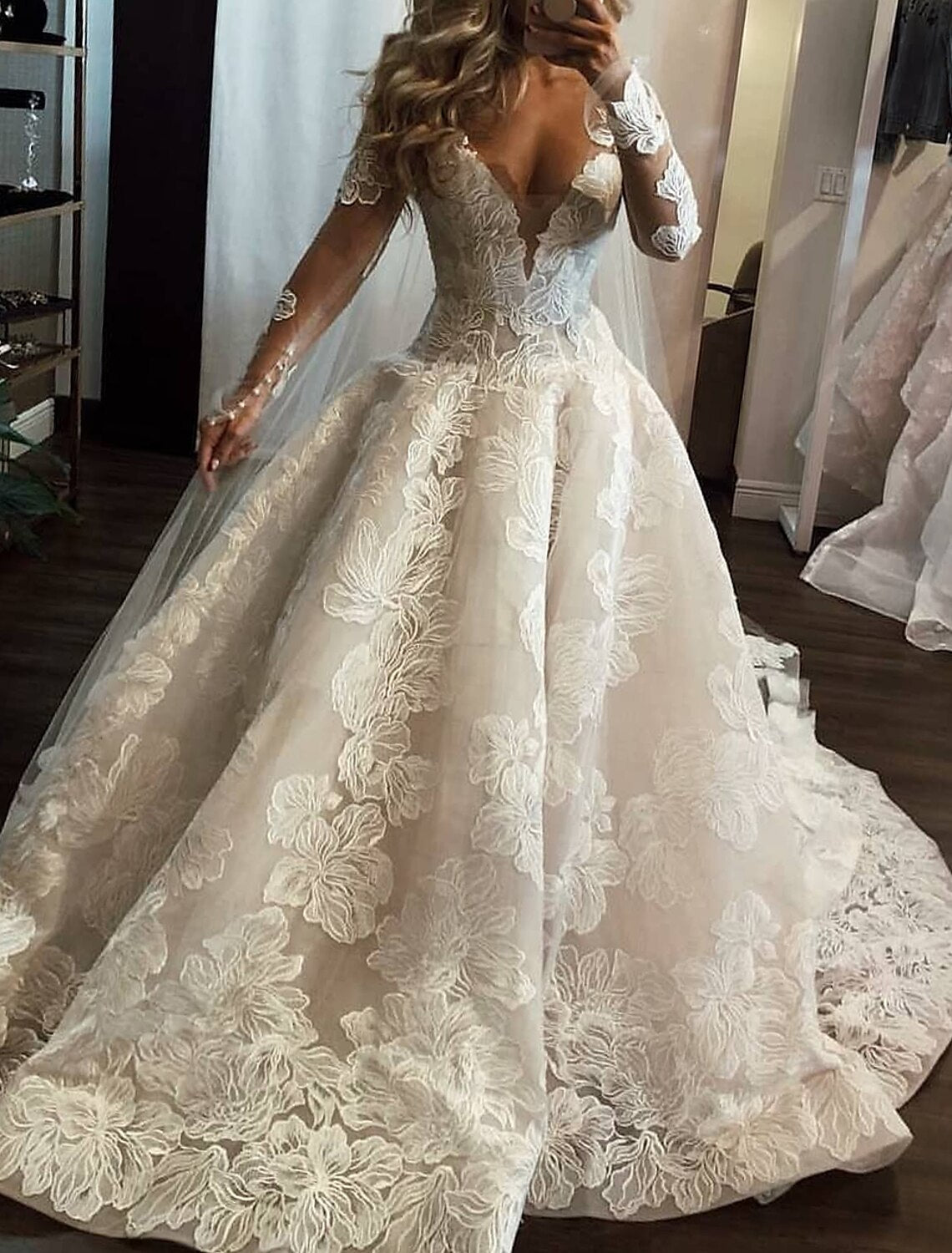 Royal Style Formal Wedding Dresses Ball Gown V Neck Long Sleeve Sweep / Brush Train Lace Bridal Gowns With Appliques