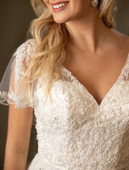 Mature Modest Wedding Dresses A-Line V Neck Short Sleeve Court Train Lace Bridal Gowns With Beading Appliques