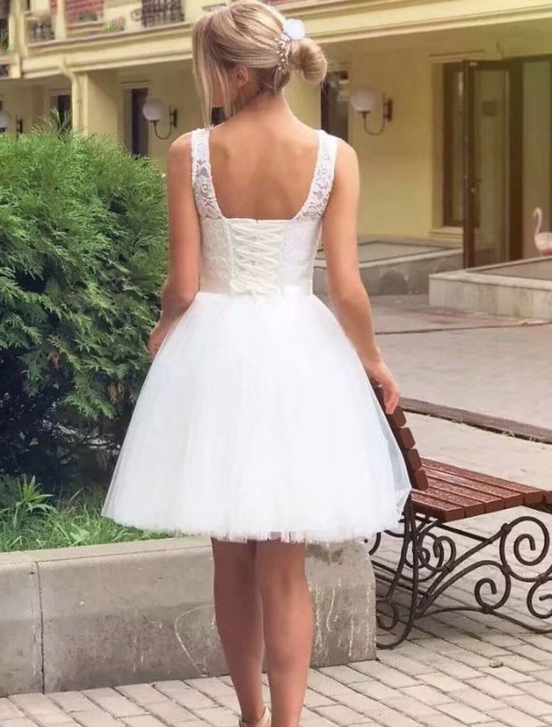 Reception Little White Dresses Wedding Dresses A-Line Scoop Neck Sleeveless Knee Length Lace Bridal Gowns With Appliques