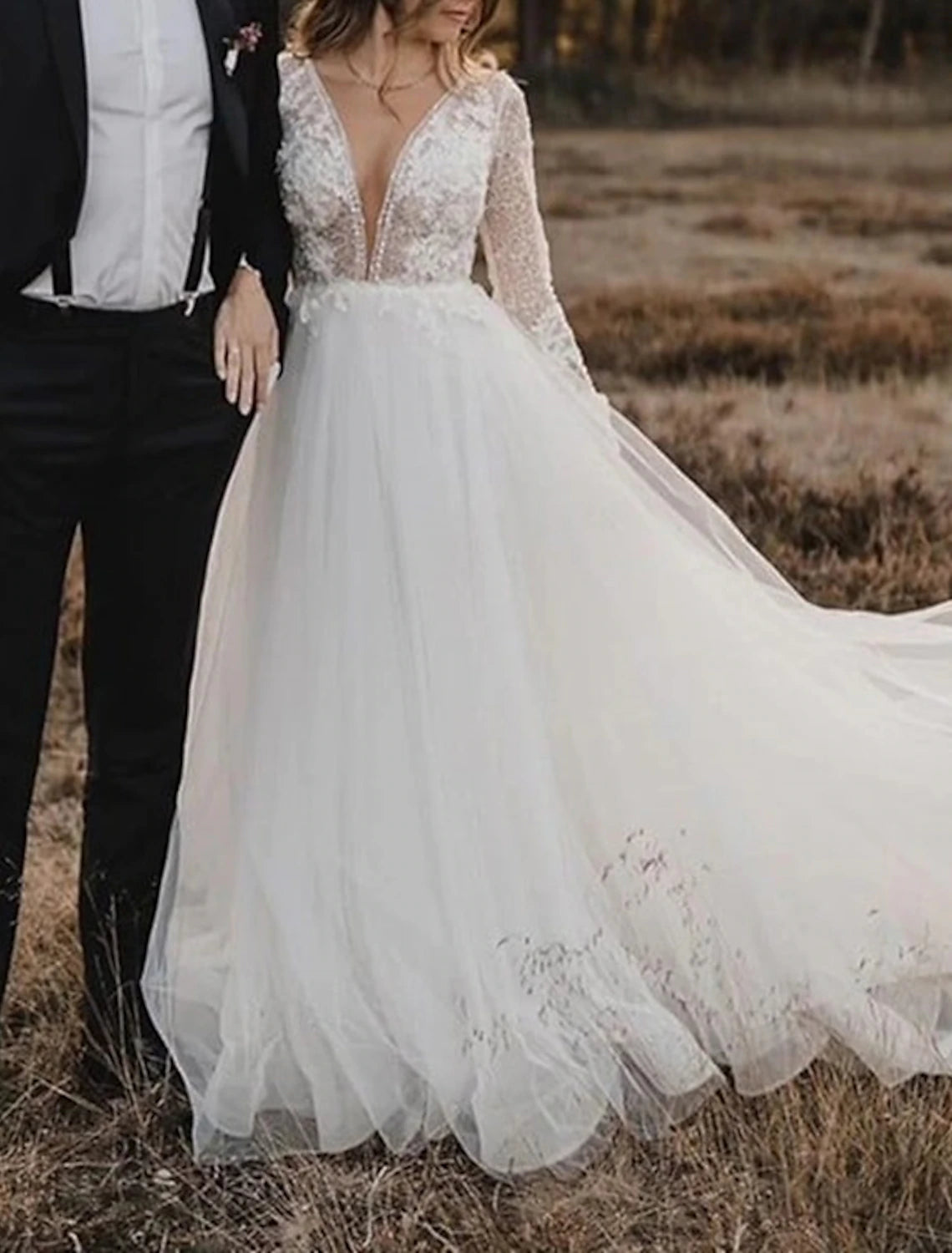 Beach Boho Wedding Dresses A-Line V Neck Long Sleeve Court Train Lace Bridal Gowns With Appliques