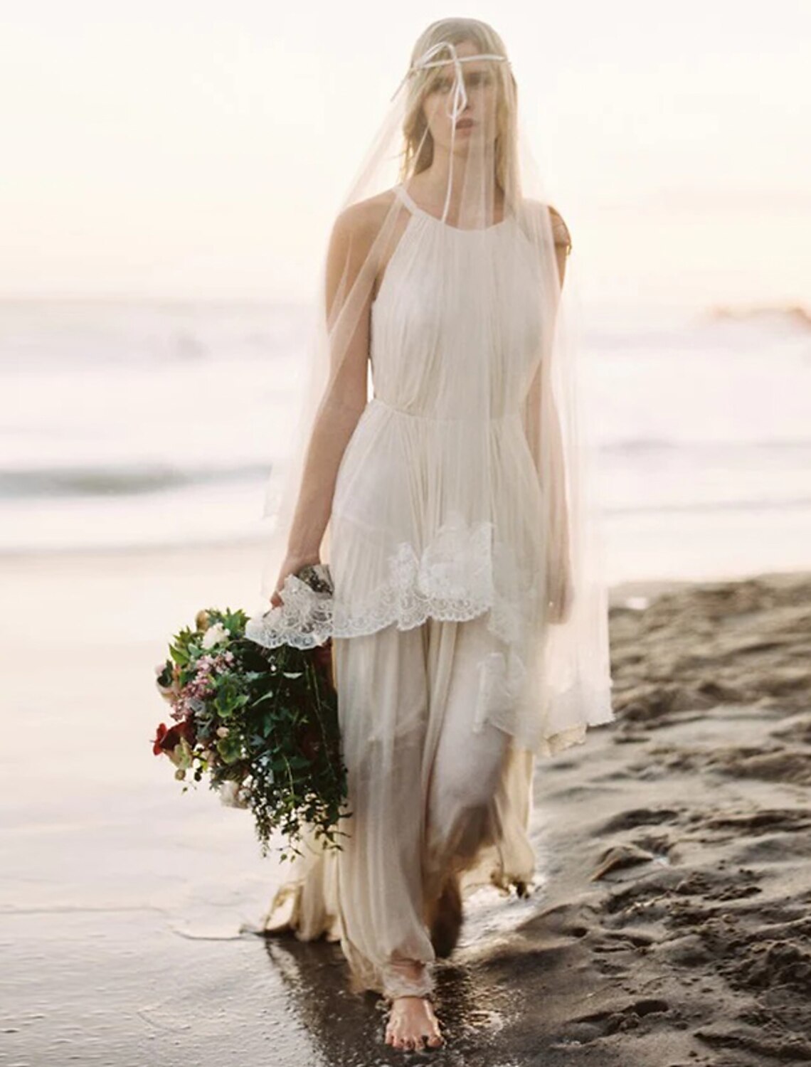 Beach Open Back Boho Wedding Dresses A-Line Halter Neck Sleeveless Sweep / Brush Train Chiffon Bridal Gowns