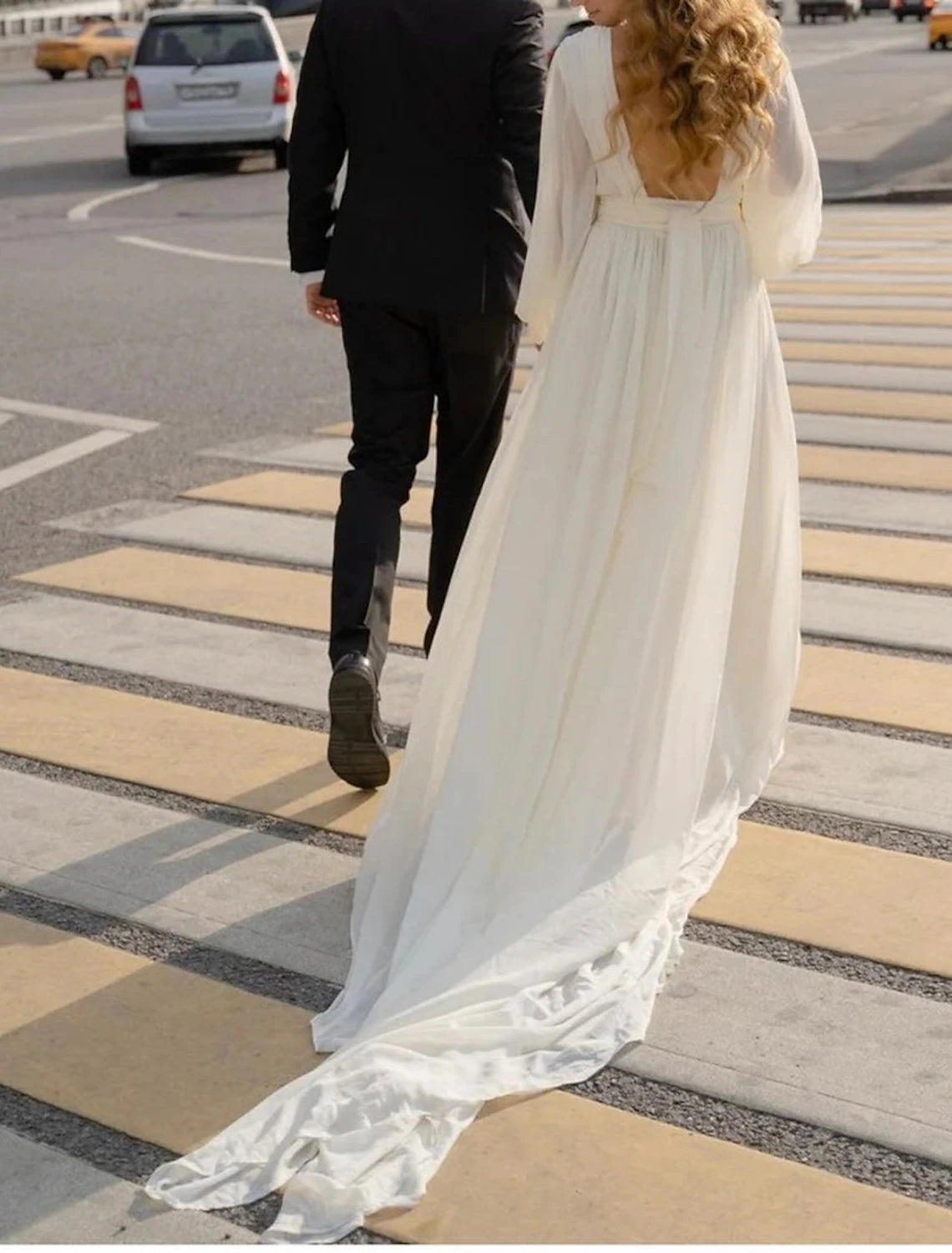 Beach Wedding Dresses A-Line Off Shoulder Long Sleeve Chapel Train Chiffon Bridal Gowns With Split Front Solid Color main image 0