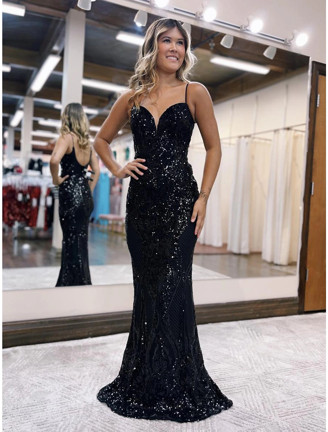 Mermaid / Trumpet Prom Dresses Sparkle & Shine Dress Formal Wedding Party Sweep / Brush Train Sleeveless V Neck Sequined Backless with Sequin