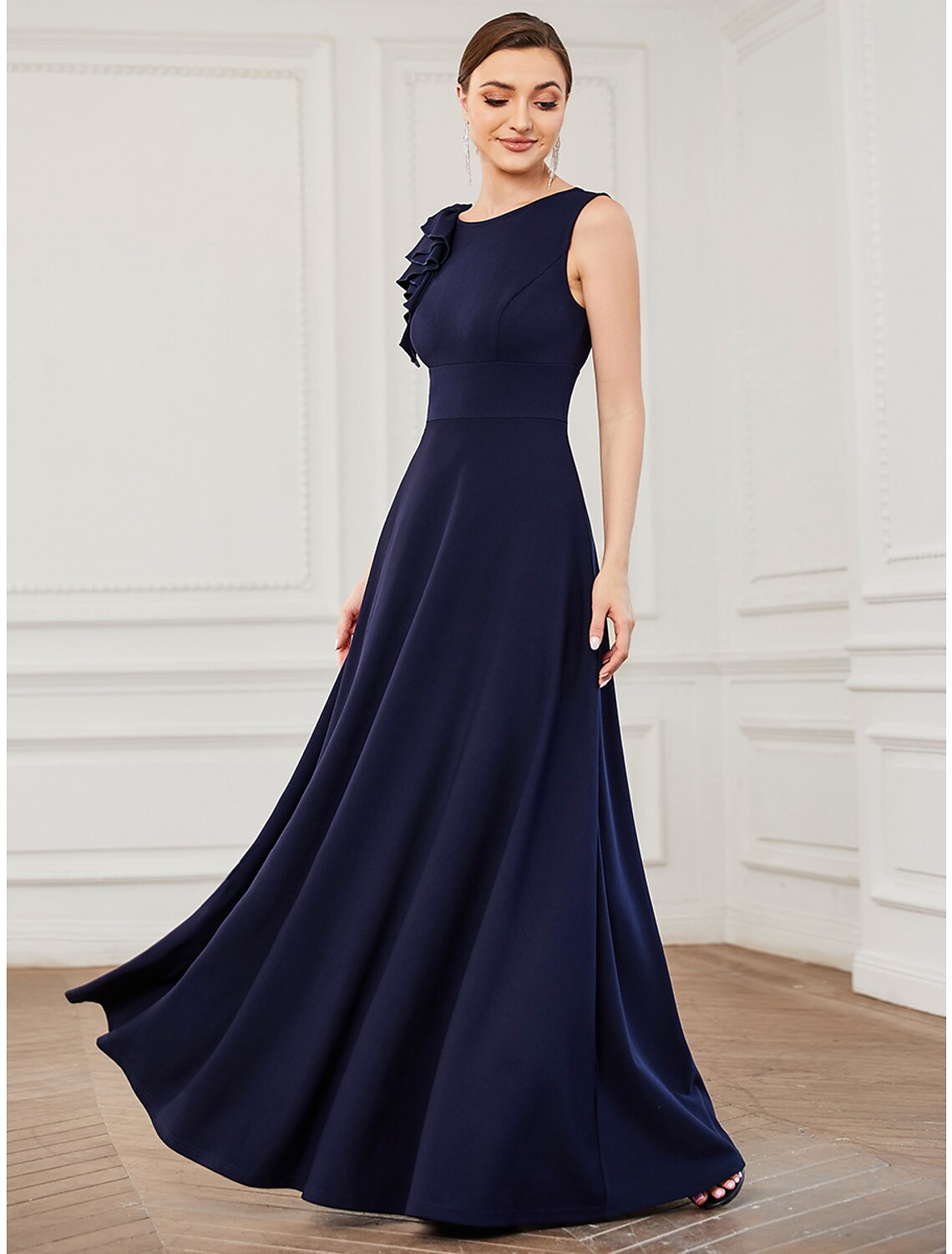 A-Line Evening Gown Plus Size Dress Formal Wedding Guest Floor Length Sleeveless Jewel Neck Bridesmaid Dress Polyester with Draping Appliques