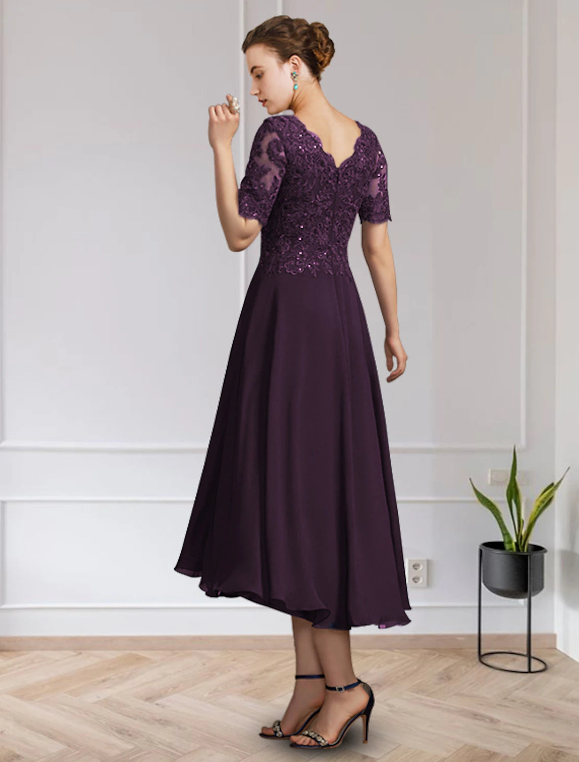 A-Line Mother of the Bride Dress Wedding Guest Elegant V Neck Floor Length Chiffon Lace Short Sleeve with Appliques Fall